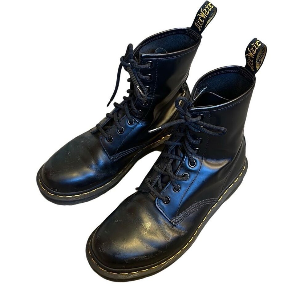 Dr. Martens AirWair The Originals Sz 8 Shiny Finish